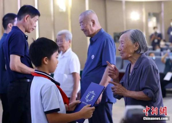 南京大屠杀幸存者艾义英去世，历史的见证者离我们远去